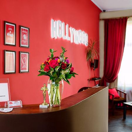 Hollywood Home Hostel Lviv Exteriör bild