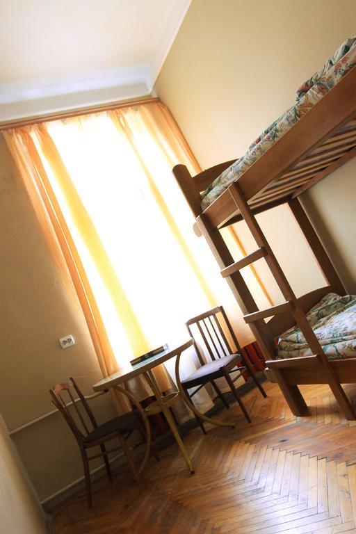 Hollywood Home Hostel Lviv Rum bild