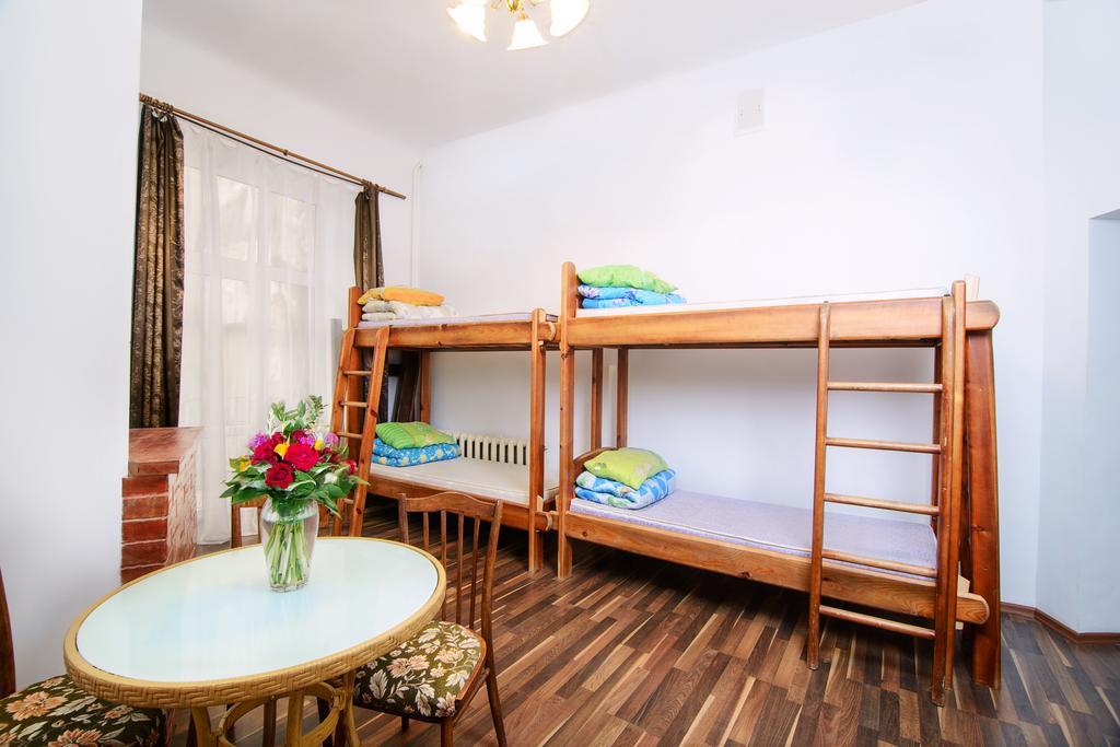 Hollywood Home Hostel Lviv Rum bild