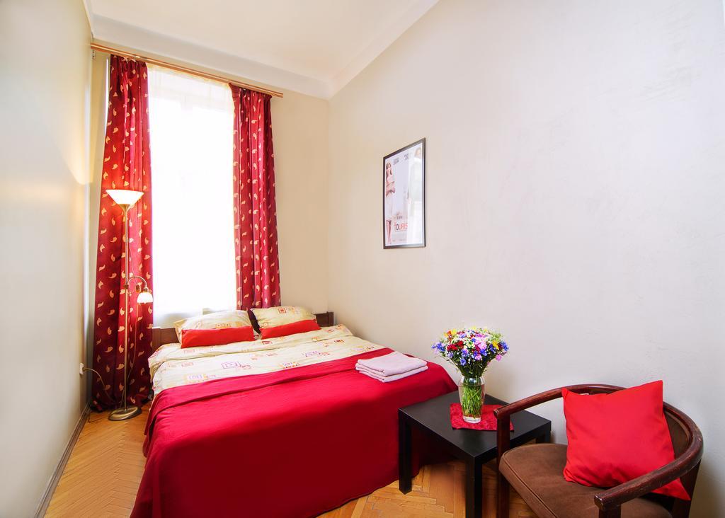 Hollywood Home Hostel Lviv Rum bild