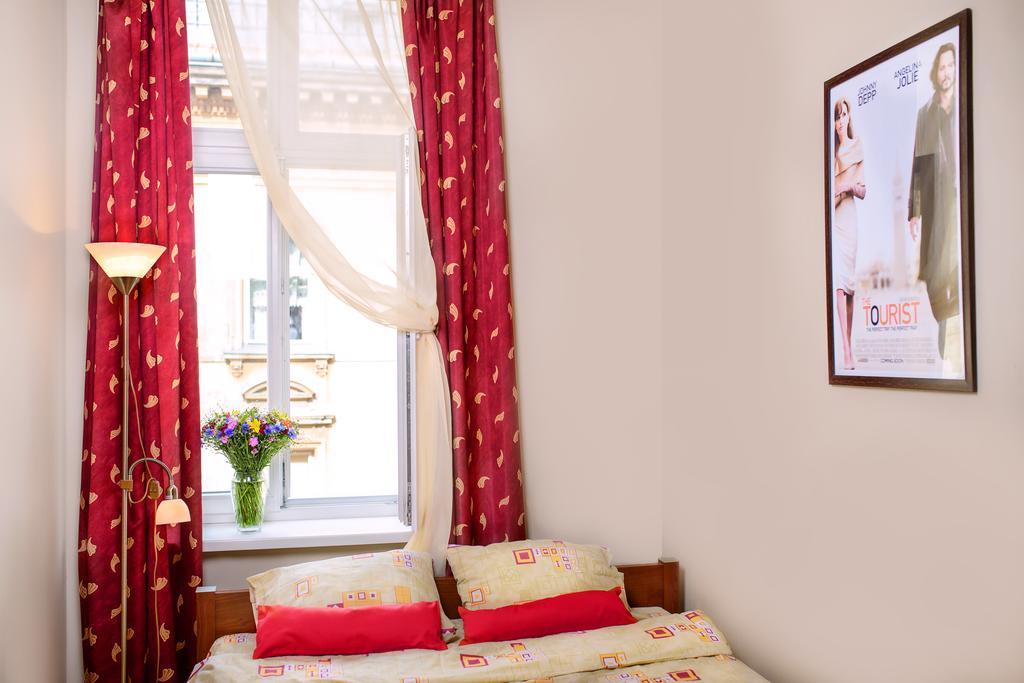 Hollywood Home Hostel Lviv Rum bild